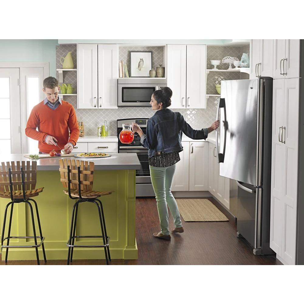 33-inch Wide Bottom-Freezer Refrigerator with EasyFreezer Pull-Out Drawer - 22 cu. ft. Capacity ABB2224BRM