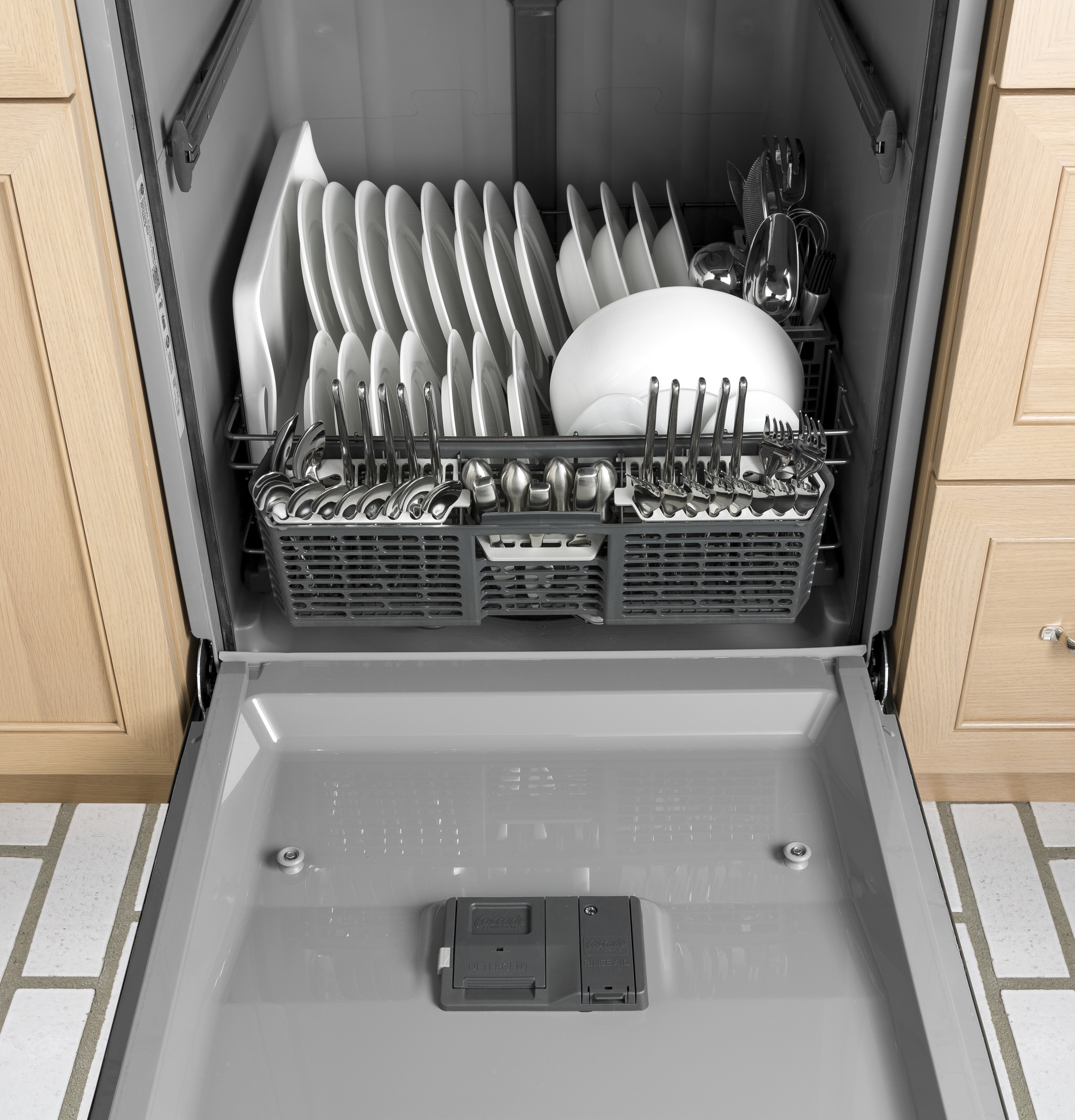 GE Artistry Series Dishwasher with Top Controls ADT521PGJBS