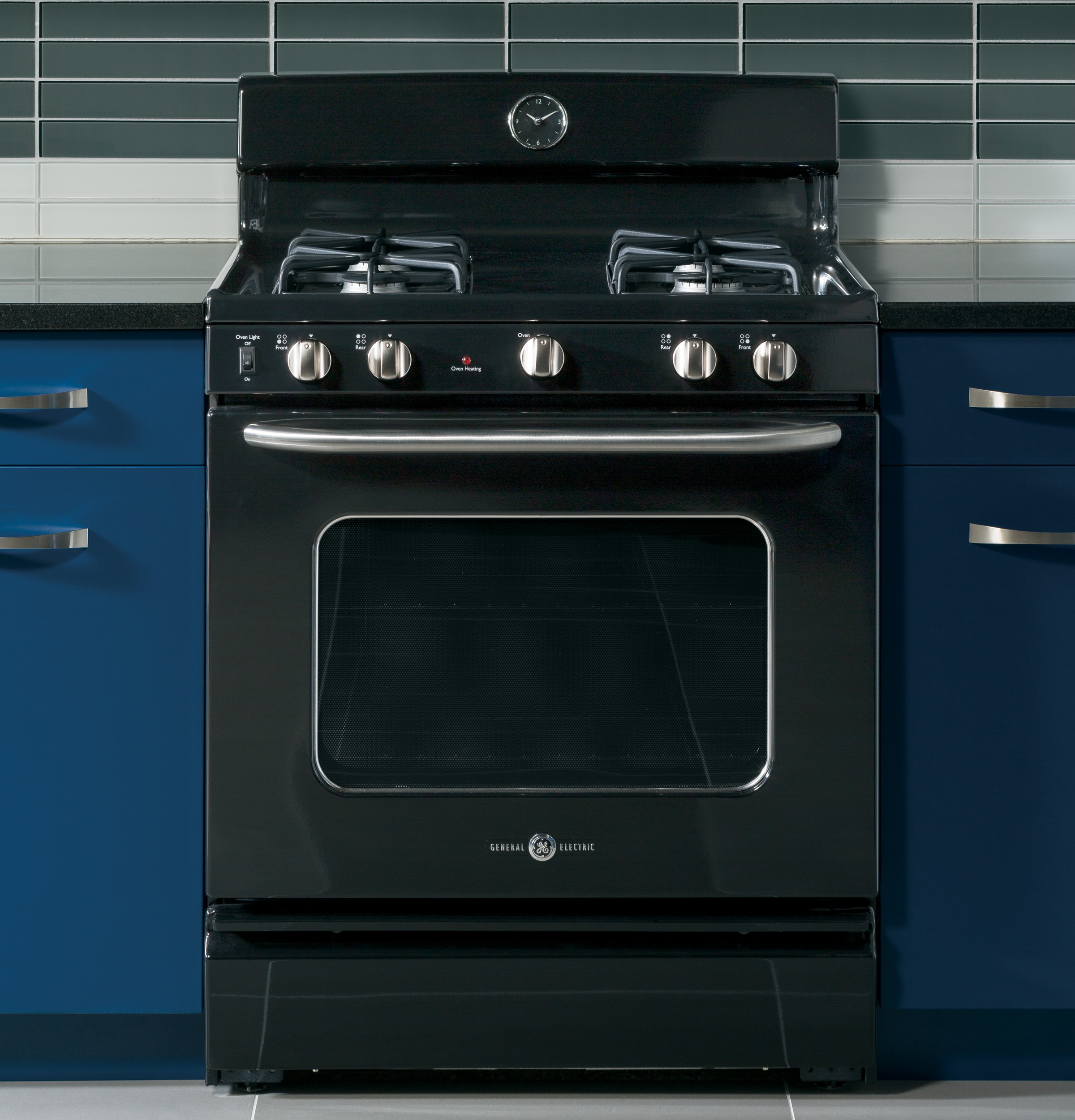 GE Artistry Series 30" Free-Standing Gas Range AGBS45DEFBS