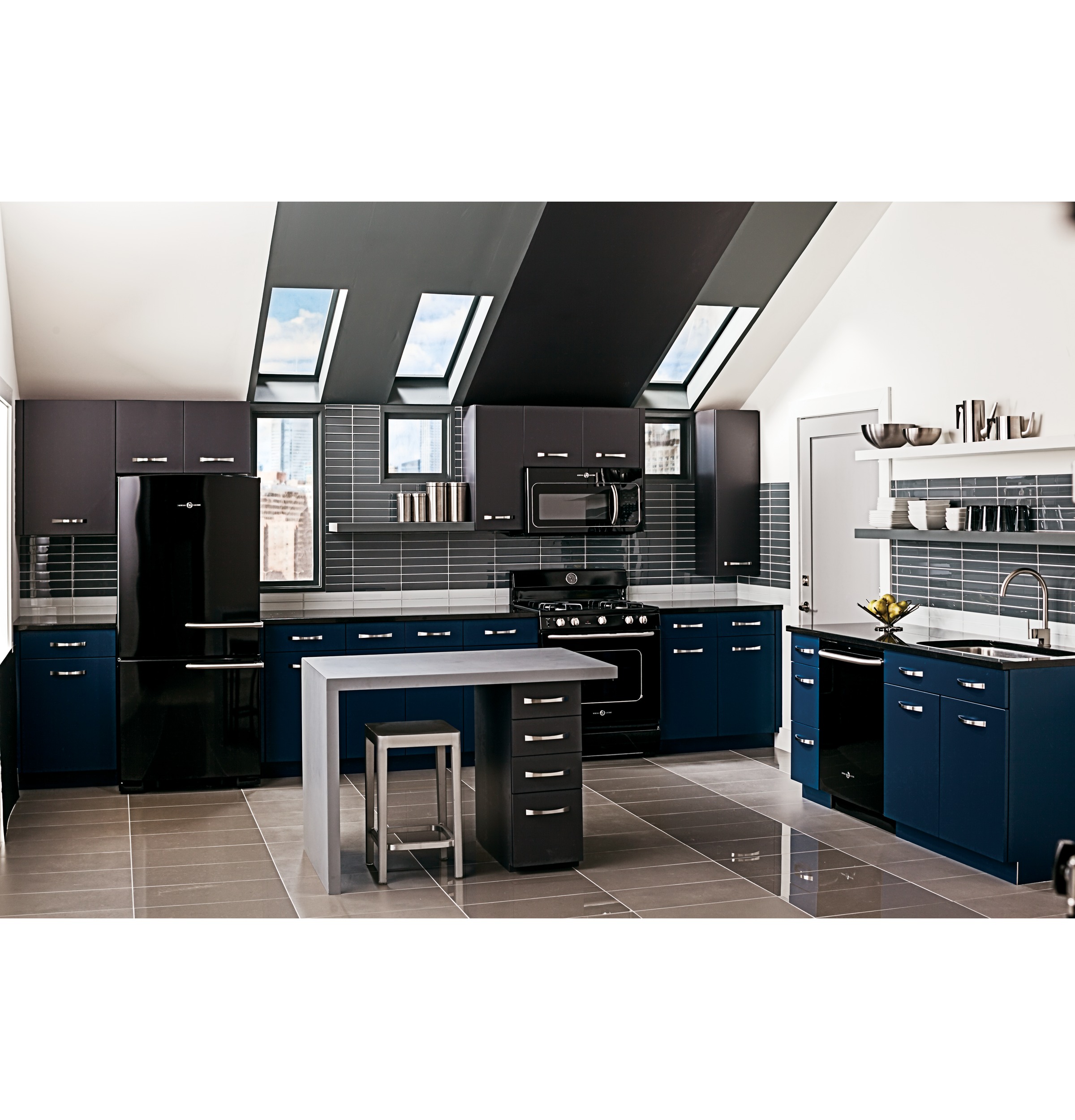 GE Artistry Series 30" Free-Standing Gas Range AGBS45DEFBS
