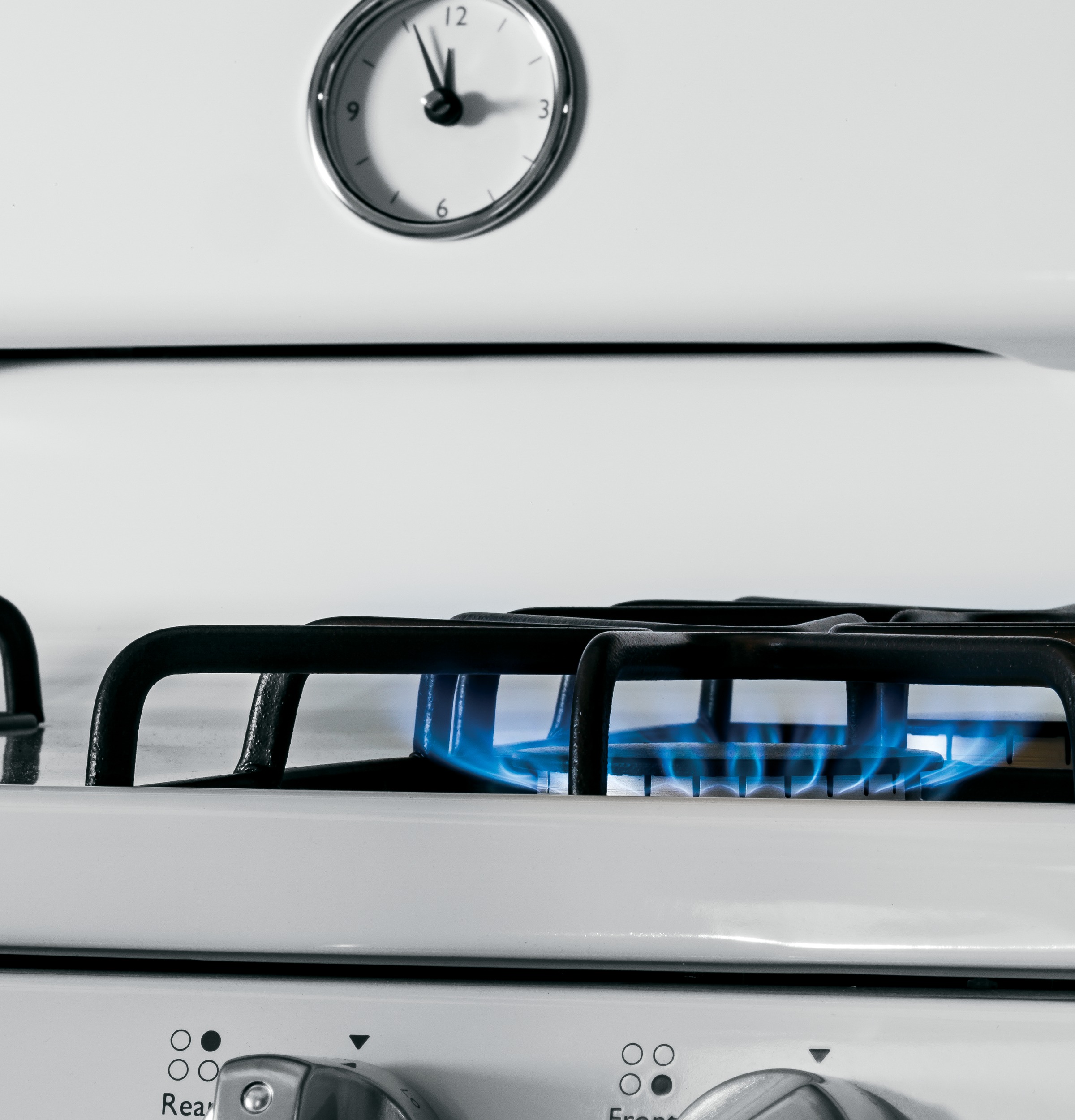 GE Artistry Series 30" Free-Standing Gas Range AGBS45DEFWS