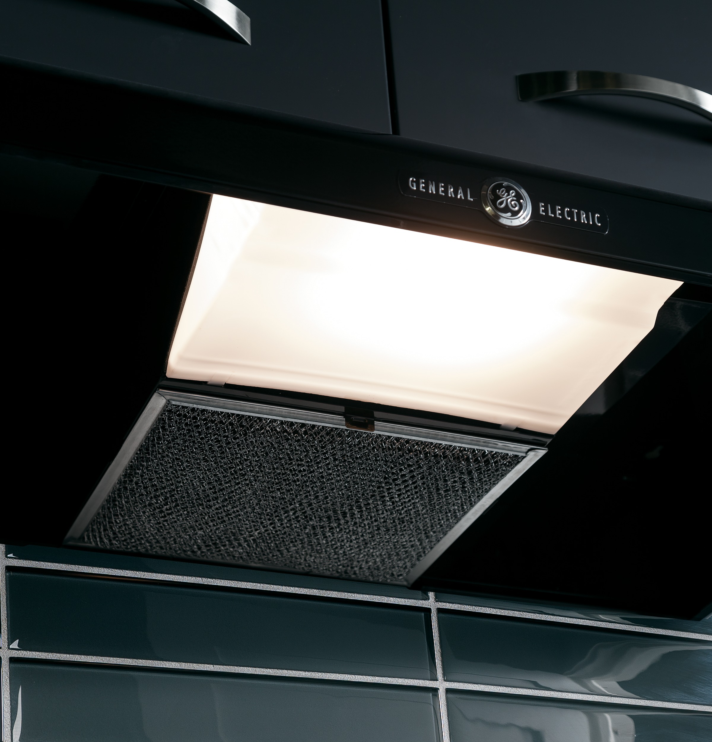 Artistry Series Deluxe Range Hood AV447FBS