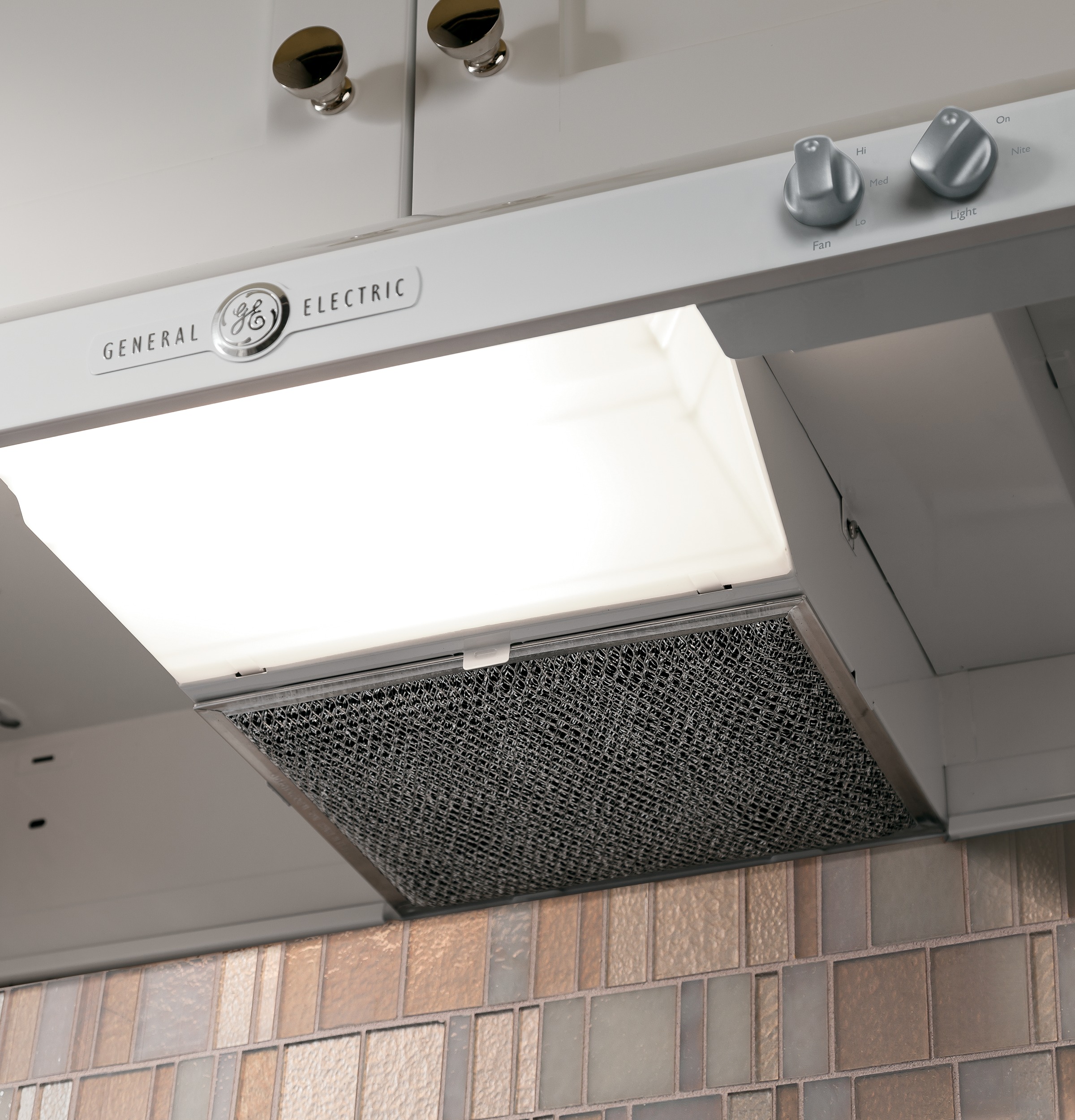 Artistry Series Deluxe Range Hood AV447FWS