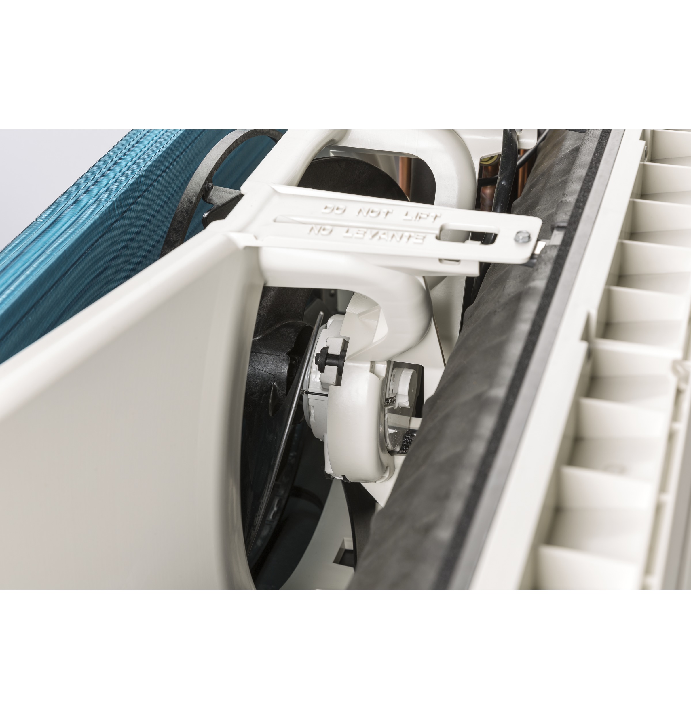 Zoneline Heat Pump Unit with Corrosion Protection, 230/208 Volt AZ65H09DAC