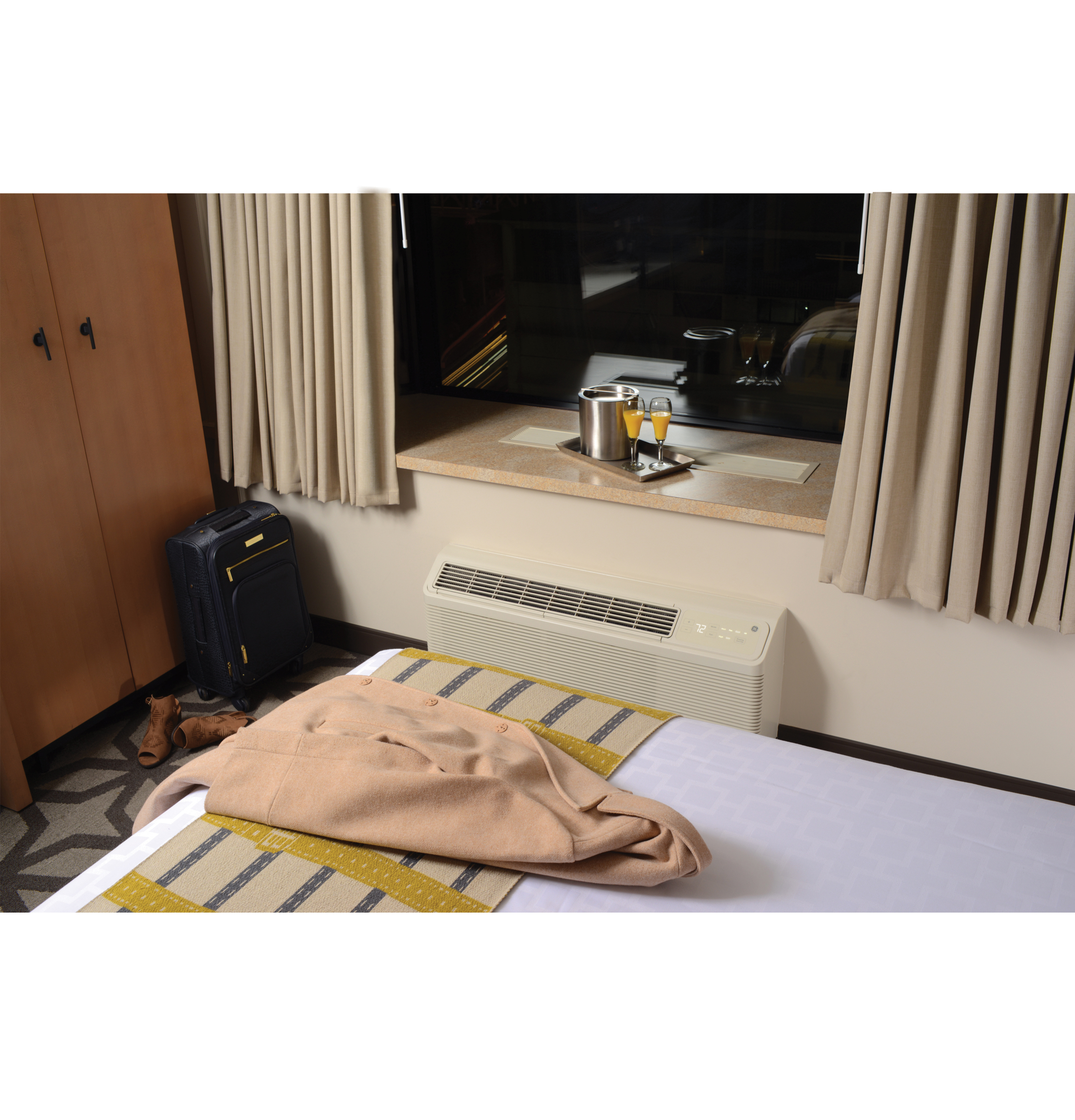 Zoneline Heat Pump Unit, 230/208 Volt AZ65H15DAB