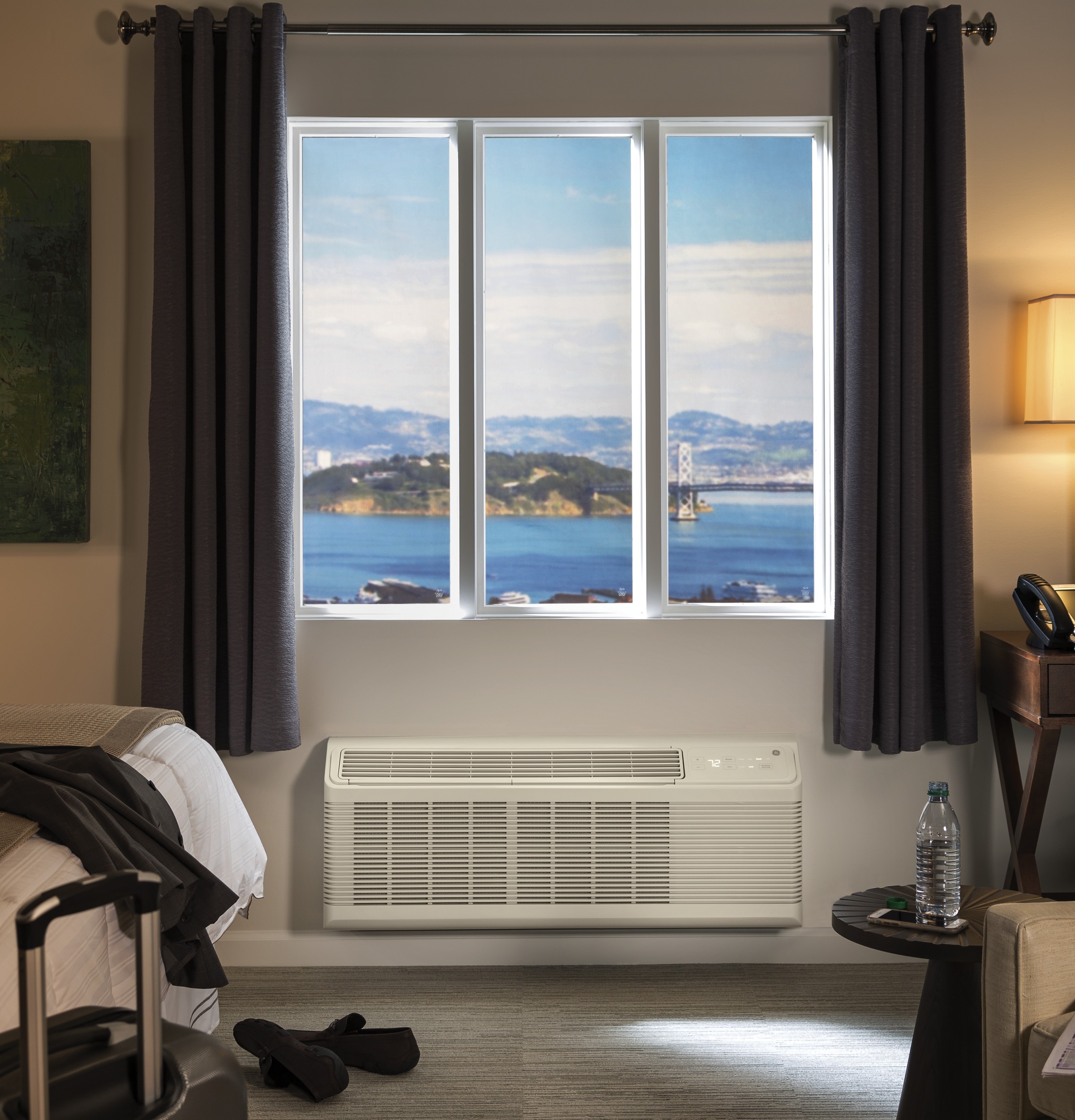 Zoneline Heat Pump Unit with Corrosion Protection, 230/208 Volt AZ65H15DAC