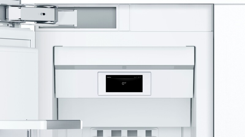 Benchmark™ Built-in Freezer 18'' Flat Hinge B18IF905SP