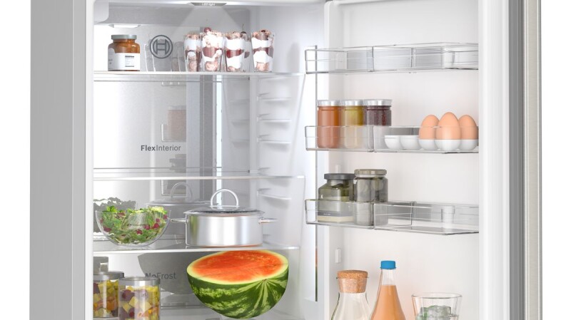 800 Series Freestanding Bottom Freezer Refrigerator 24'' B24CB80ESS