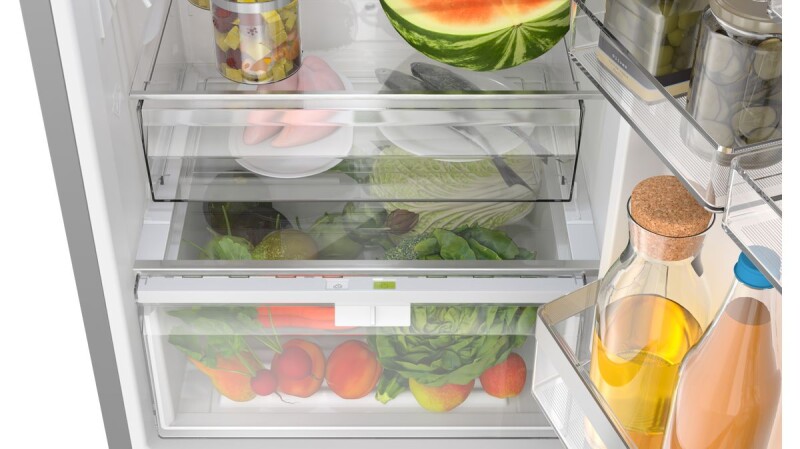 800 Series Freestanding Bottom Freezer Refrigerator 24'' B24CB80ESS