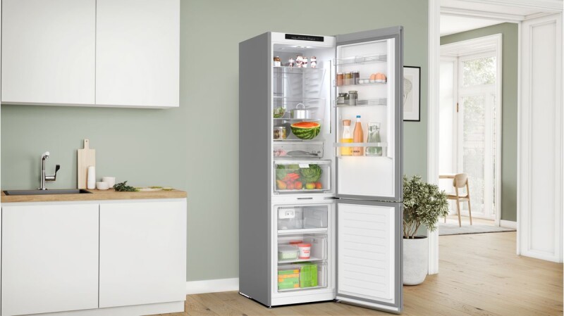 800 Series Free-standing fridge-freezer with freezer at bottom, glass door 24'', Total No Frost B24CB80ESW