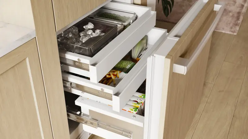 Benchmark™ Built-in Bottom Freezer Refrigerator 30'' Softclose® Flat Hinge B30IB100SP