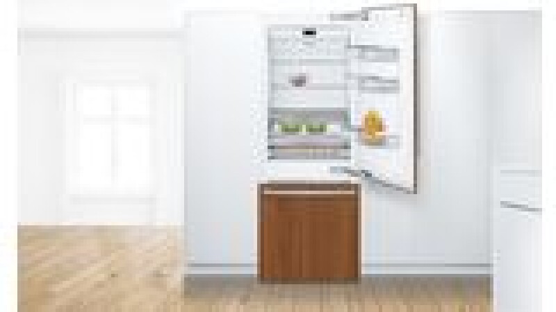 Benchmark Built-in Bottom Freezer Refrigerator30'' B30IB900SP