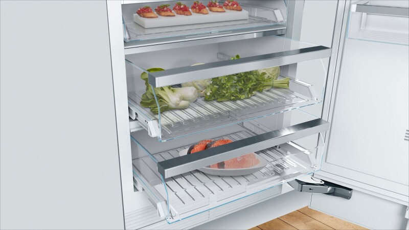 Benchmark™ Built-in Fridge 30'' Flat Hinge B30IR905SP