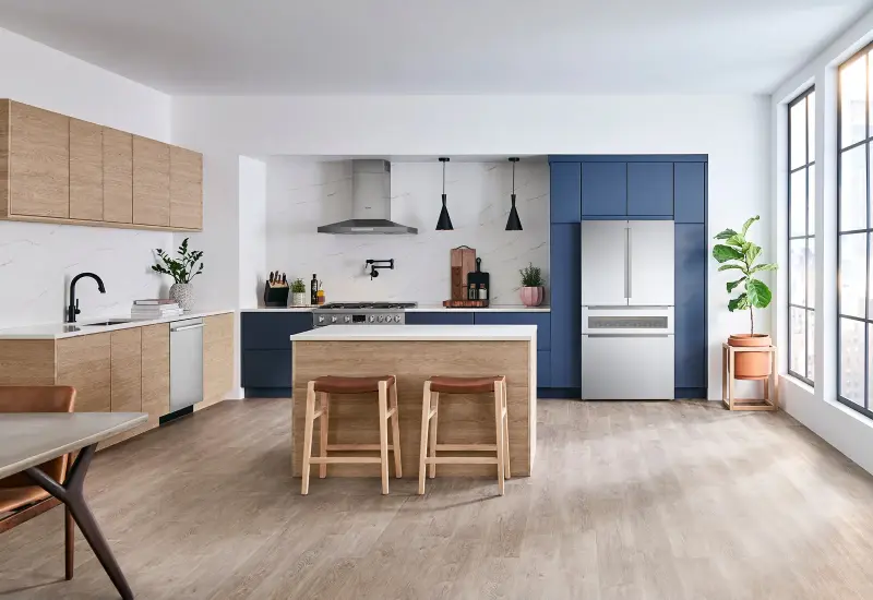 800 Series French Door Bottom Mount Refrigerator, Glass door 36'' B36CL81ENG