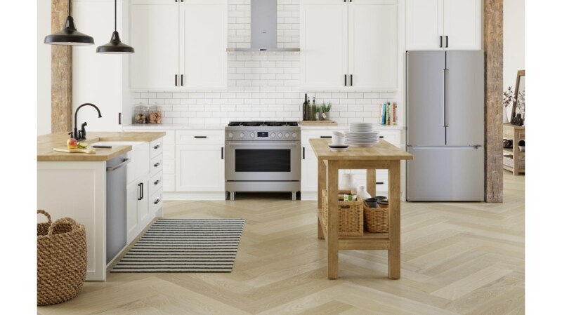 800 Series French Door Bottom Mount Refrigerator 36'' B36CT81ENS