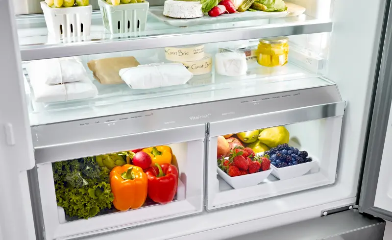 800 Series French Door Bottom Mount Refrigerator36'' B36CT81SNS