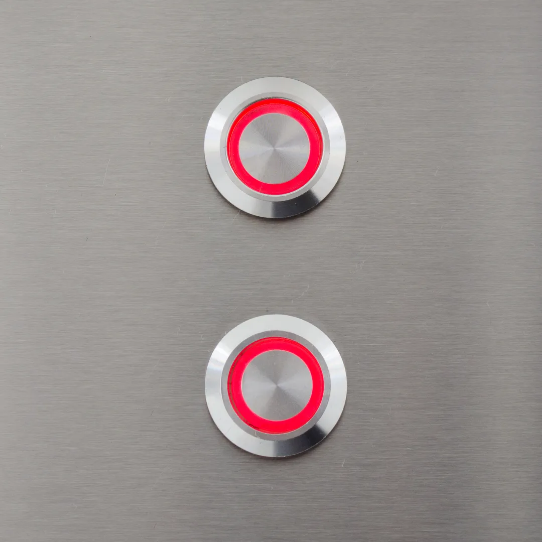 32-Inch 4-Burner LTE Gas Grill with Rear Burner and Built-in Lighting System BLZ4LTE2LP