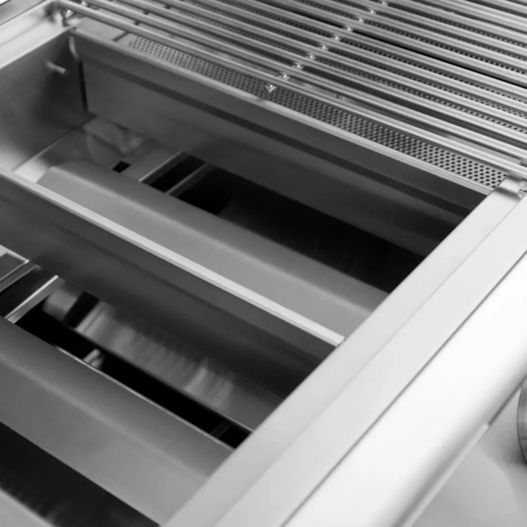 32-Inch 4-Burner LTE Gas Grill with Rear Burner and Built-in Lighting System BLZ4LTE2LP