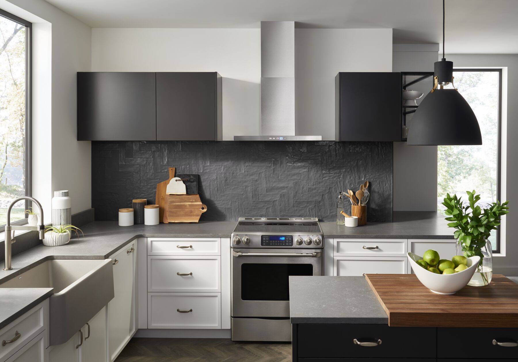 30-Inch Convertible Wall-Mount T-Style Chimney Range Hood, 450 Max CFM BWT1304SS