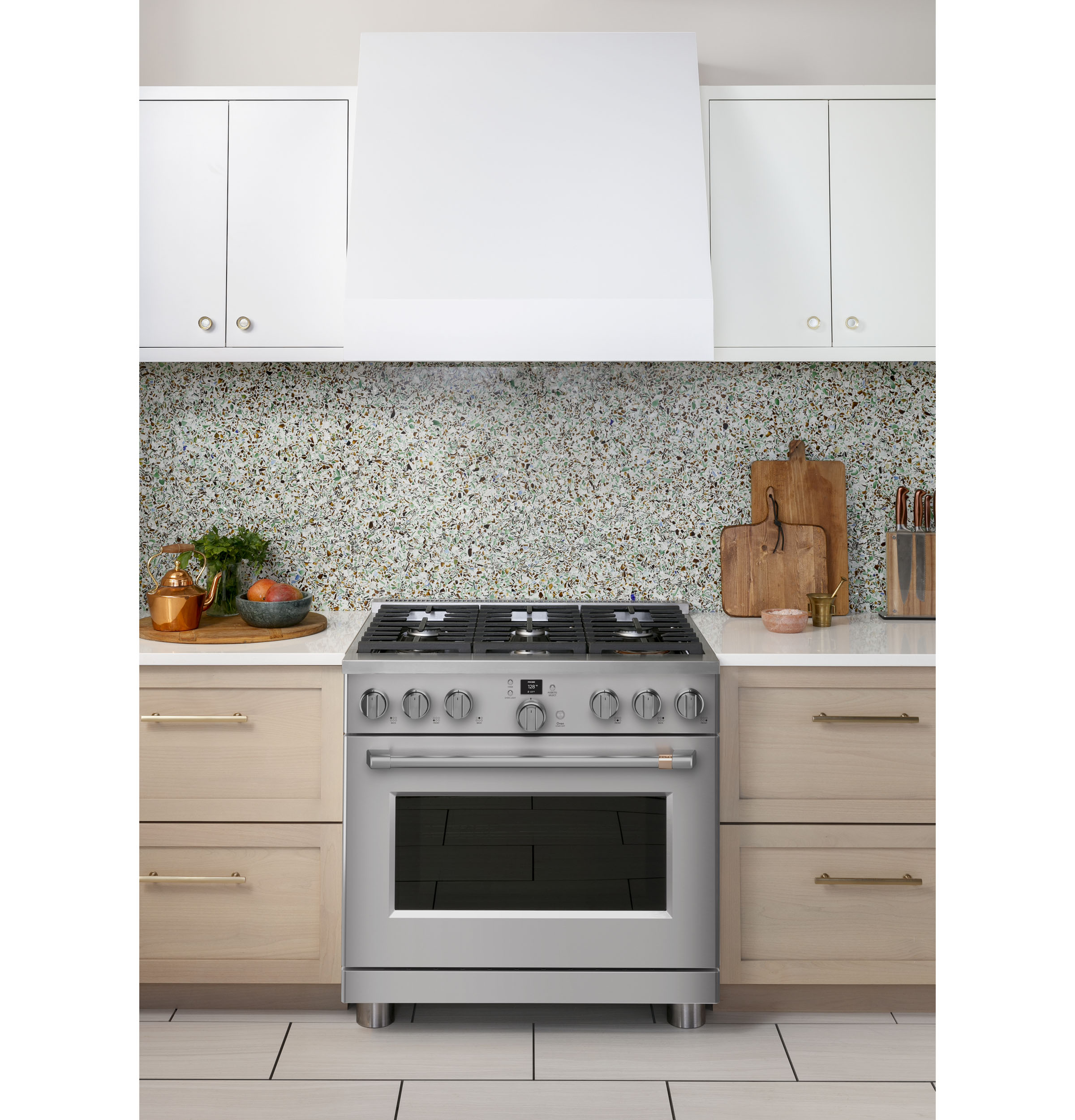 CAFÉ™ 36" Smart Dual-Fuel Commercial-Style Range with 6 Burners (Natural Gas) C2Y366P2TS1