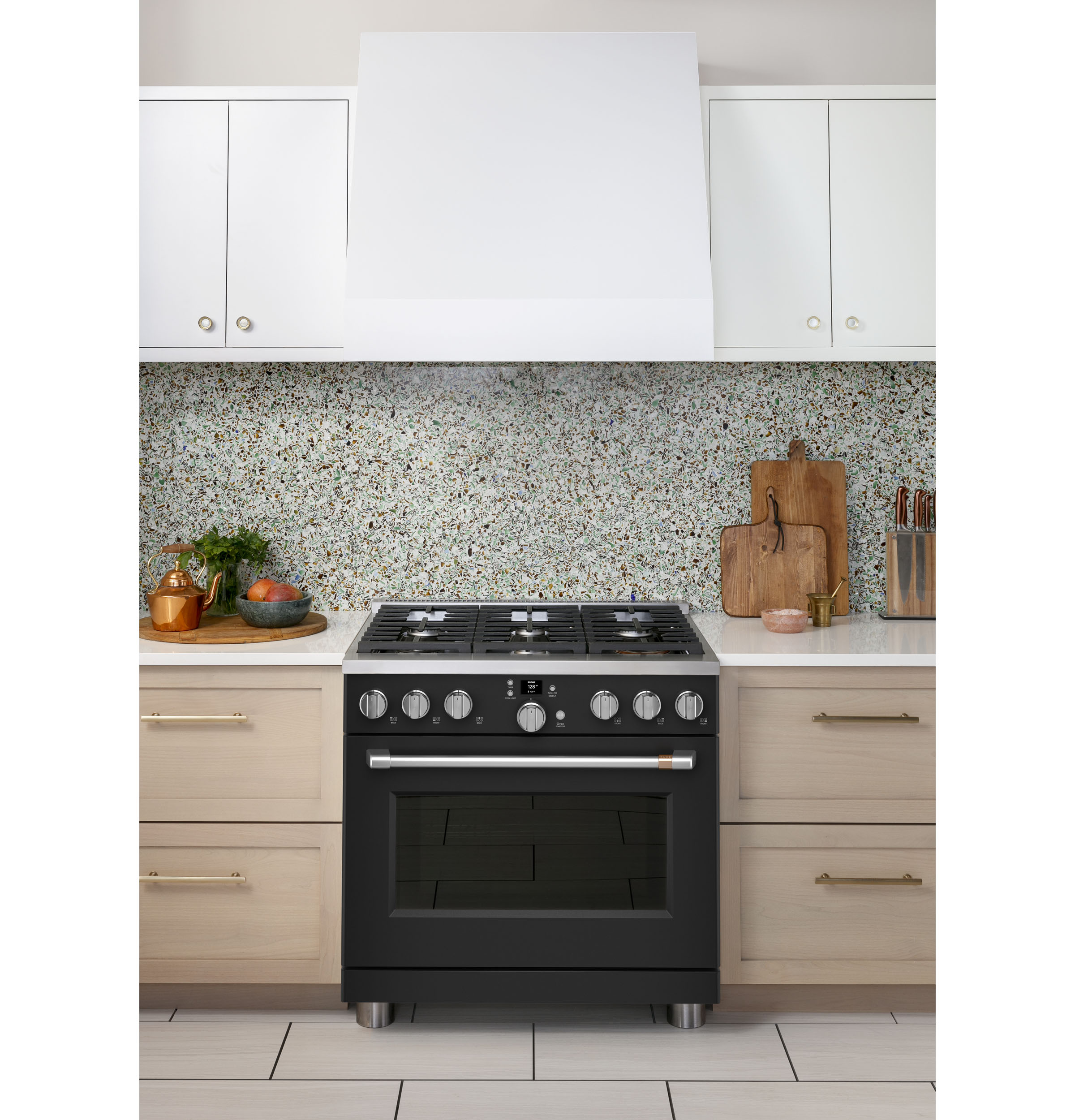 CAFÉ™ 36" Smart Dual-Fuel Commercial-Style Range with 6 Burners (Natural Gas) C2Y366P3TD1