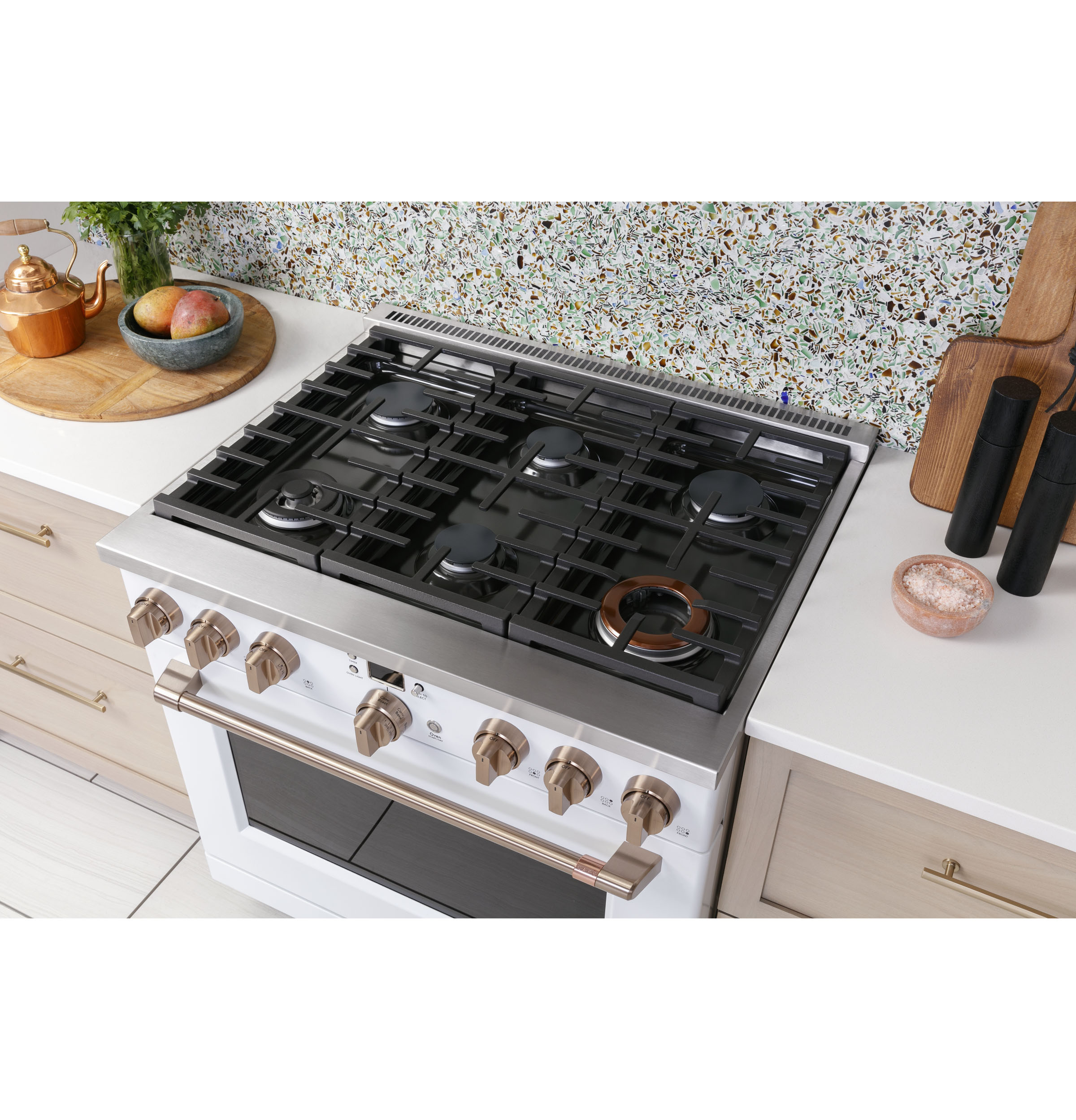 CAFÉ™ 36" Smart Dual-Fuel Commercial-Style Range with 6 Burners (Natural Gas) C2Y366P4TW2