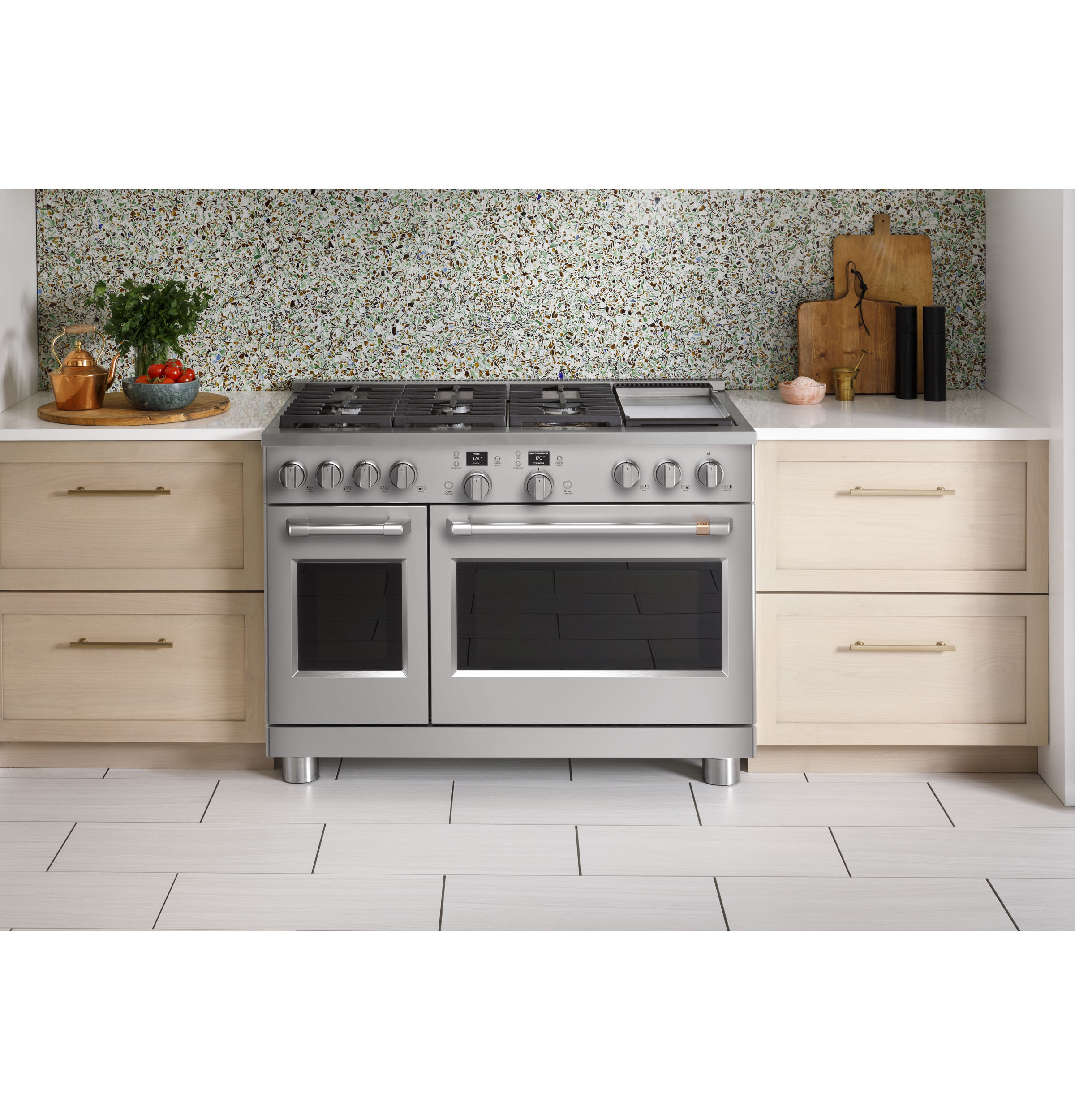 CAFÉ™ 48" Smart Dual-Fuel Commercial-Style Range with 6 Burners and Griddle (Natural Gas) C2Y486P2TS1