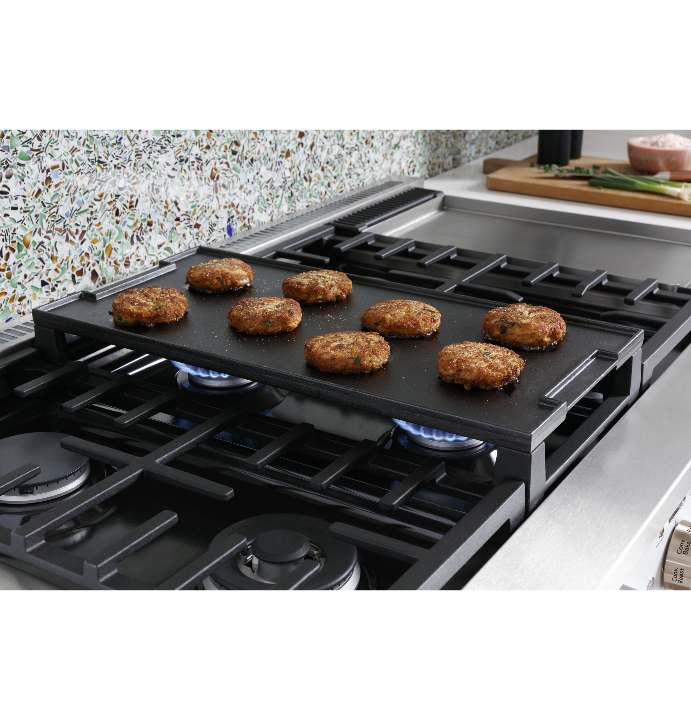 CAFÉ™ 48" Smart Dual-Fuel Commercial-Style Range with 6 Burners and Griddle (Natural Gas) C2Y486P3TD1