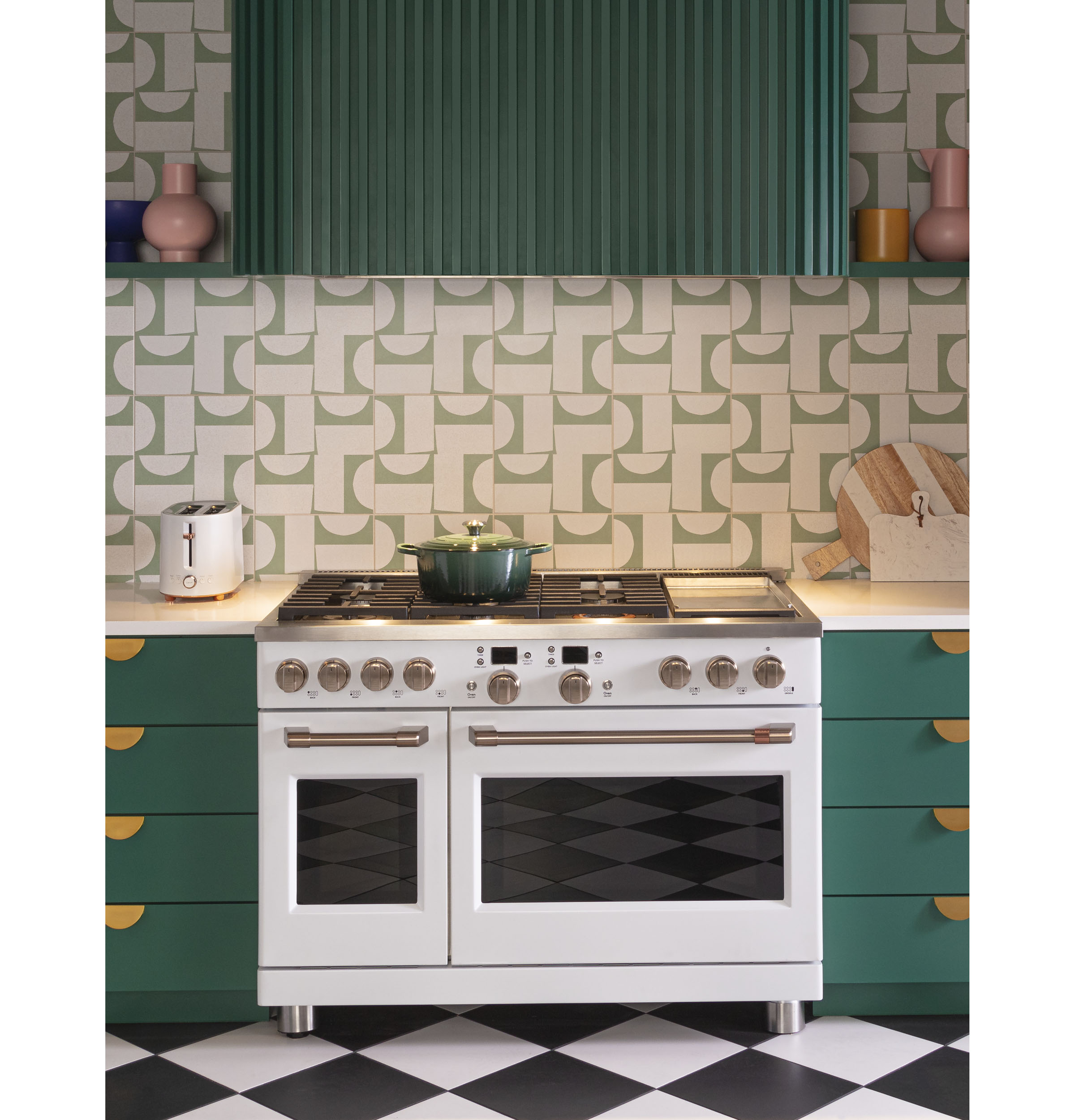 CAFÉ™ 48" Smart Dual-Fuel Commercial-Style Range with 6 Burners and Griddle (Natural Gas) C2Y486P4TW2