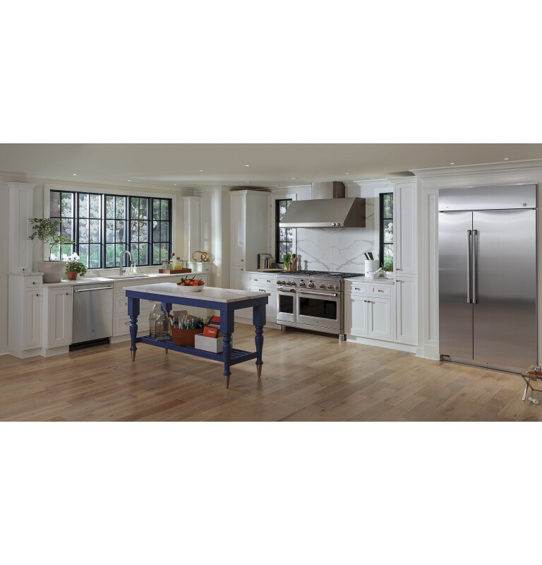 GE Series 48" Dual-Fuel Professional Range with 6 Burners and Griddle (Natural Gas) C2Y486SDLSS