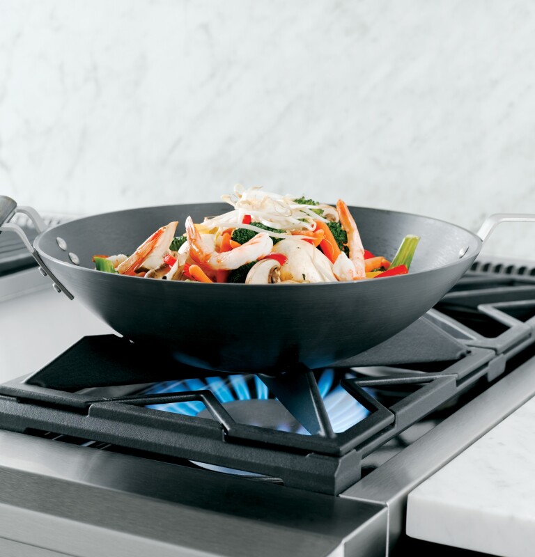 GE Series 48" Dual-Fuel Professional Range with 6 Burners and Griddle (Natural Gas) C2Y486SDLSS