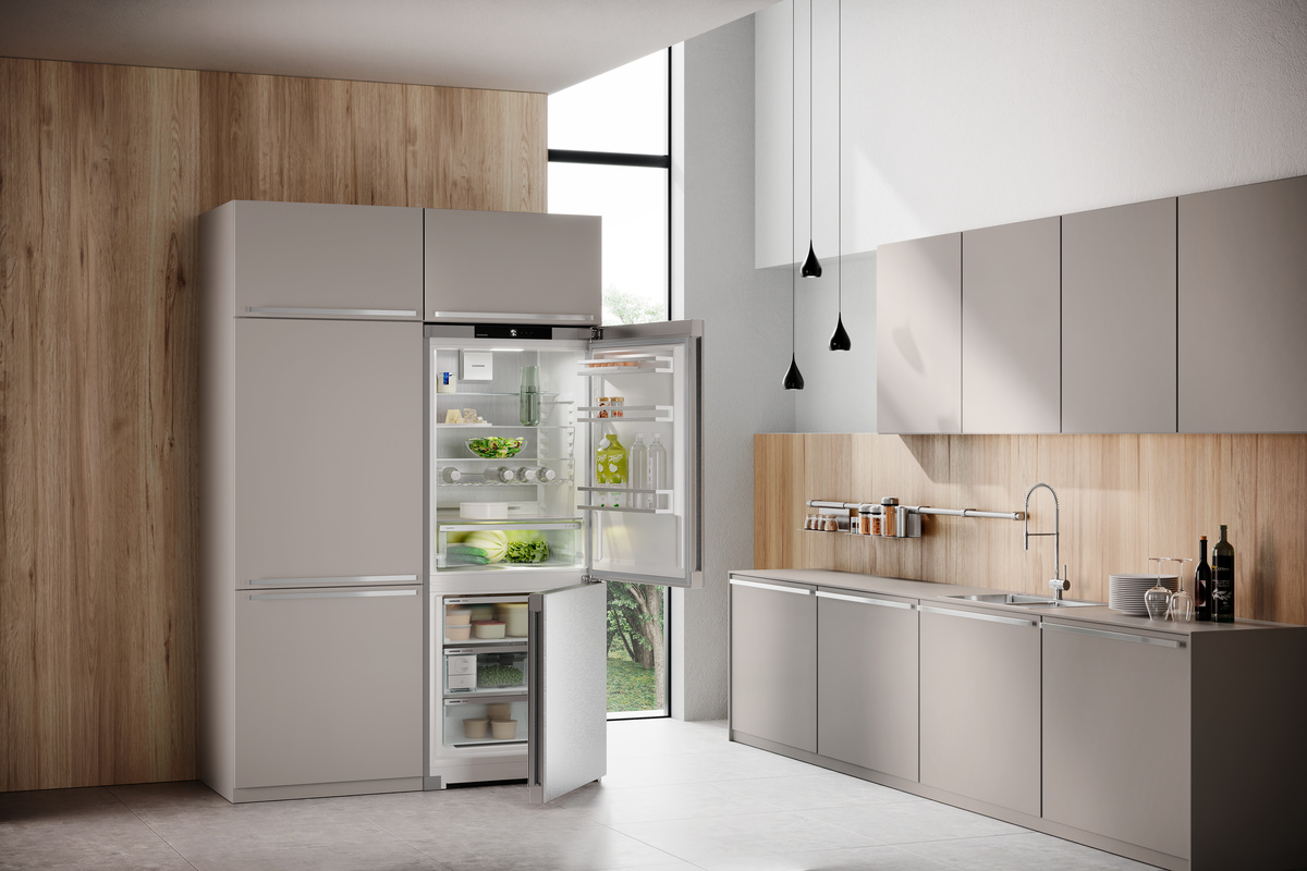 Combined fridge-freezers with EasyFresh and NoFrost, Right Hinged C7620