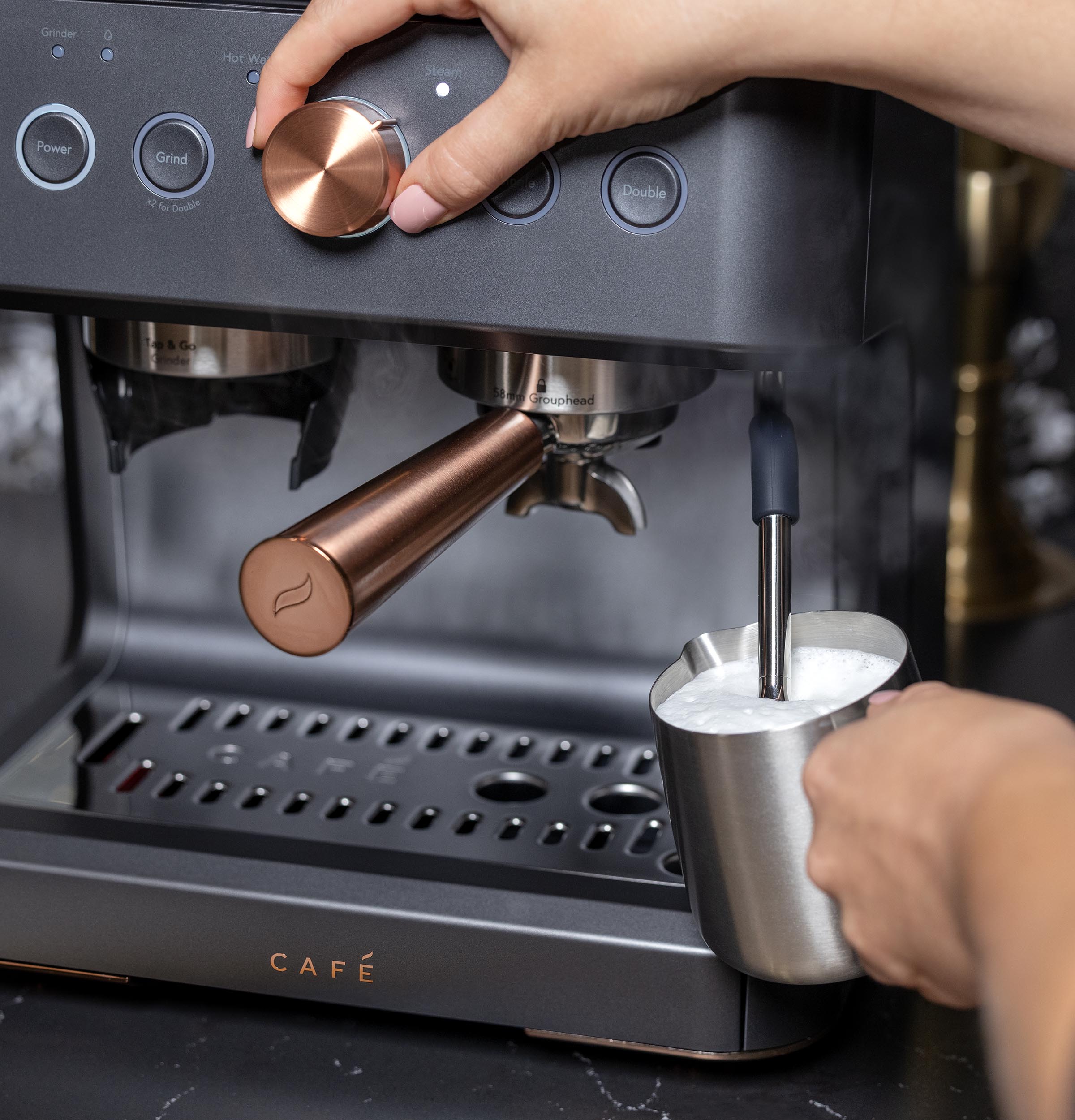 CAFÉ™ BELLISSIMO Semi Automatic Espresso Machine + Frother C7CESAS3RD3