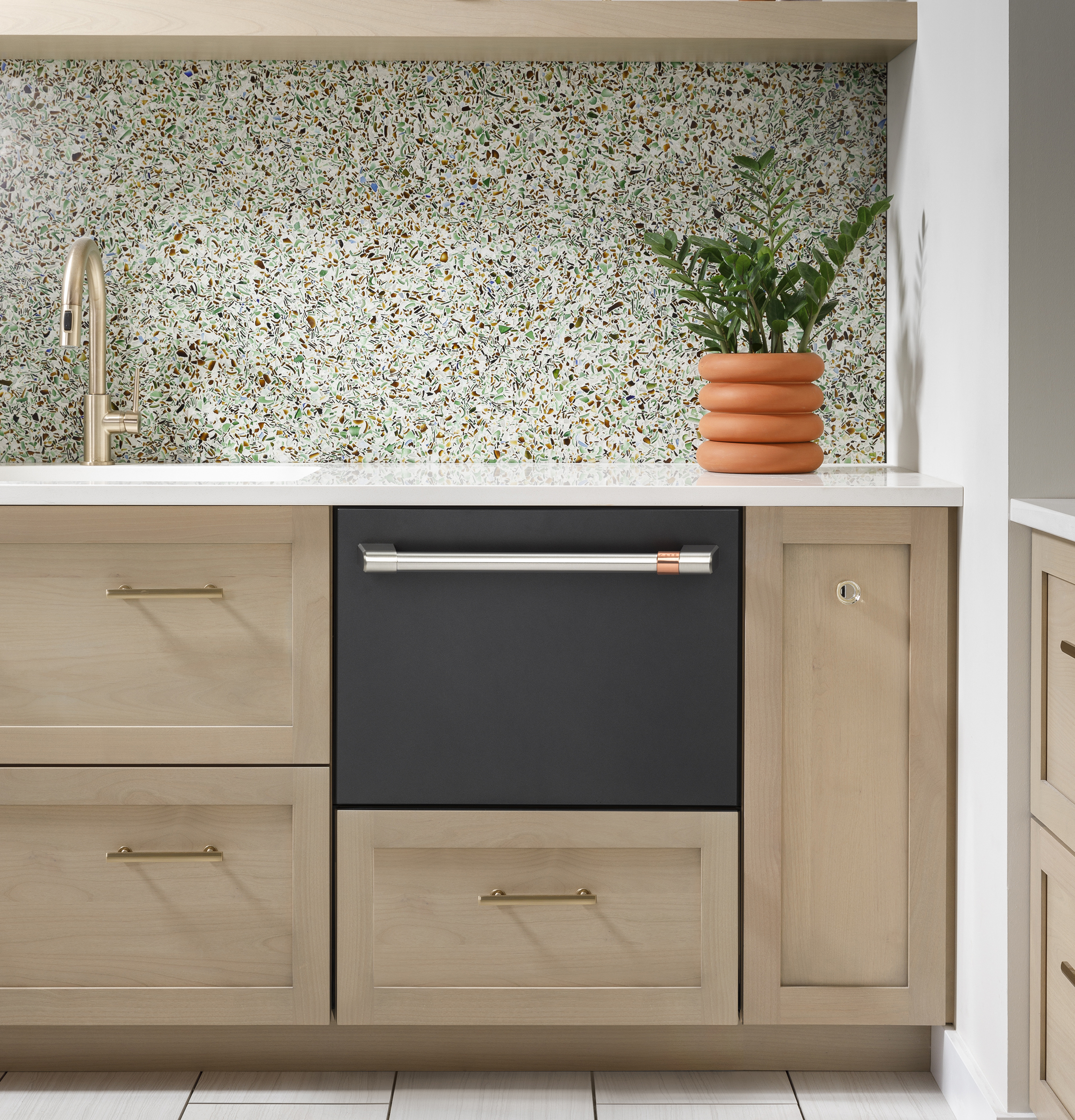 CAFÉ™ ENERGY STAR Smart Single Drawer Dishwasher CDD220P3WD1