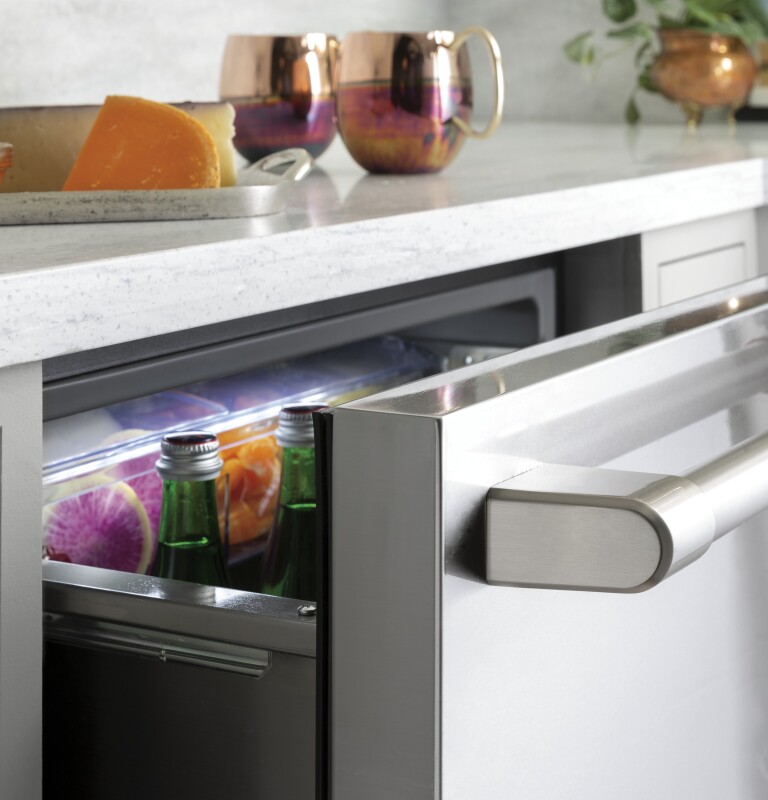 5.7 Cu. Ft. Built-in Dual-drawer Refrigerator CDE06RP2NS1