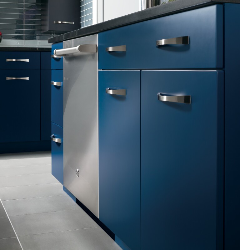 GE Series Stainless Interior Built-In Dishwasher with Hidden Controls CDT725SSFSS