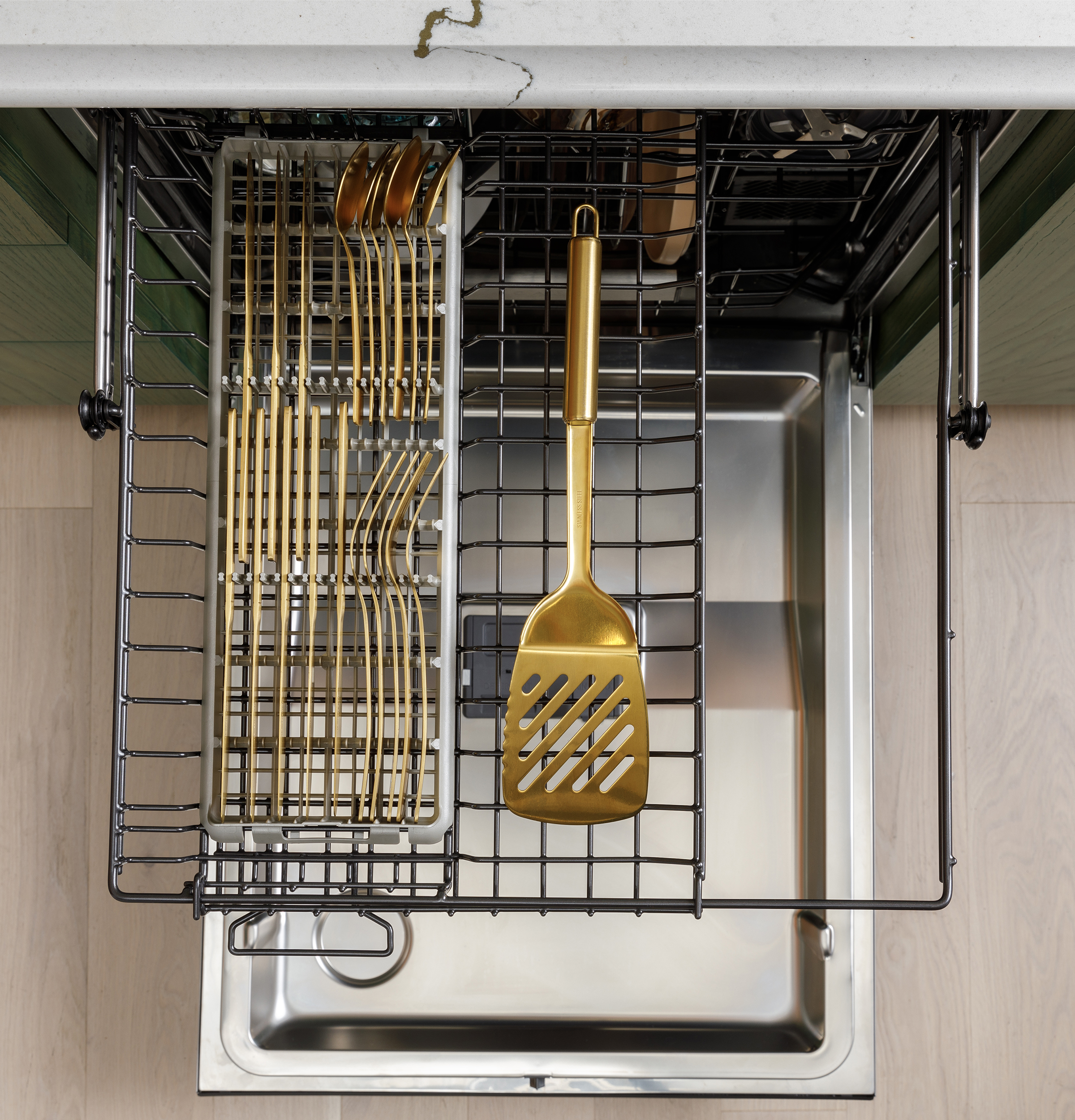 Customfit Energy Star Stainless Interior Dishwasher With Ultra Wash & Dry, 42 Dba CDT828P2VS1