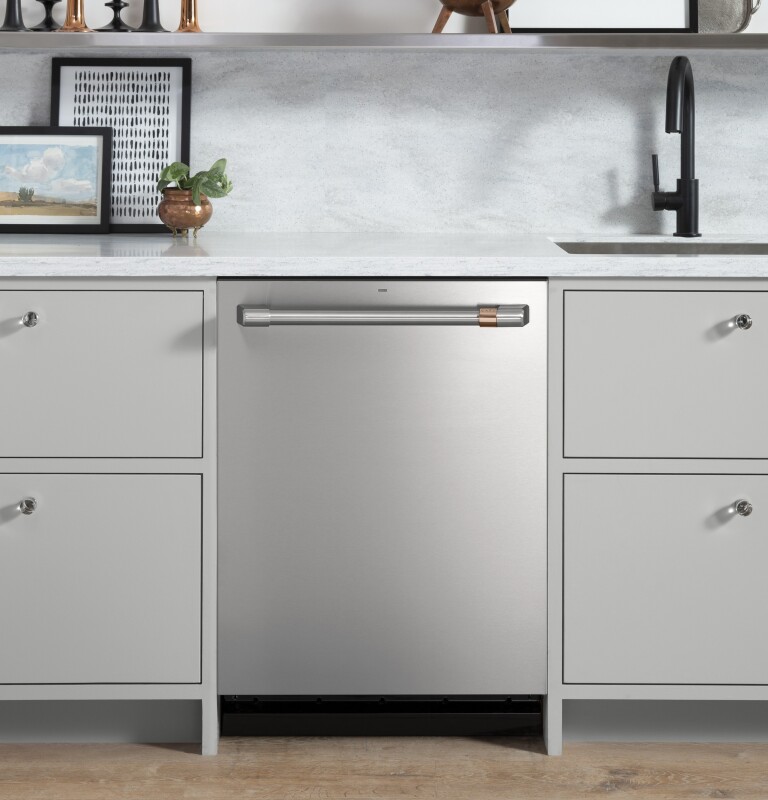 CAFÉ™ ENERGY STAR® Stainless Steel Interior Dishwasher with Sanitize and Ultra Wash & Dry CDT845P2NS1