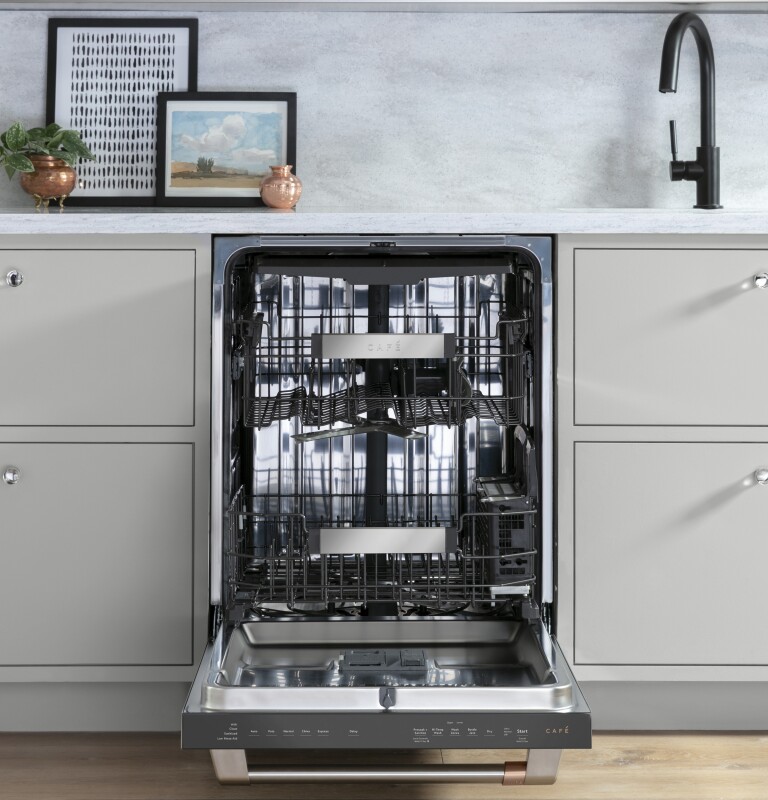 CAFÉ™ ENERGY STAR® Stainless Steel Interior Dishwasher with Sanitize and Ultra Wash & Dry CDT845P2NS1