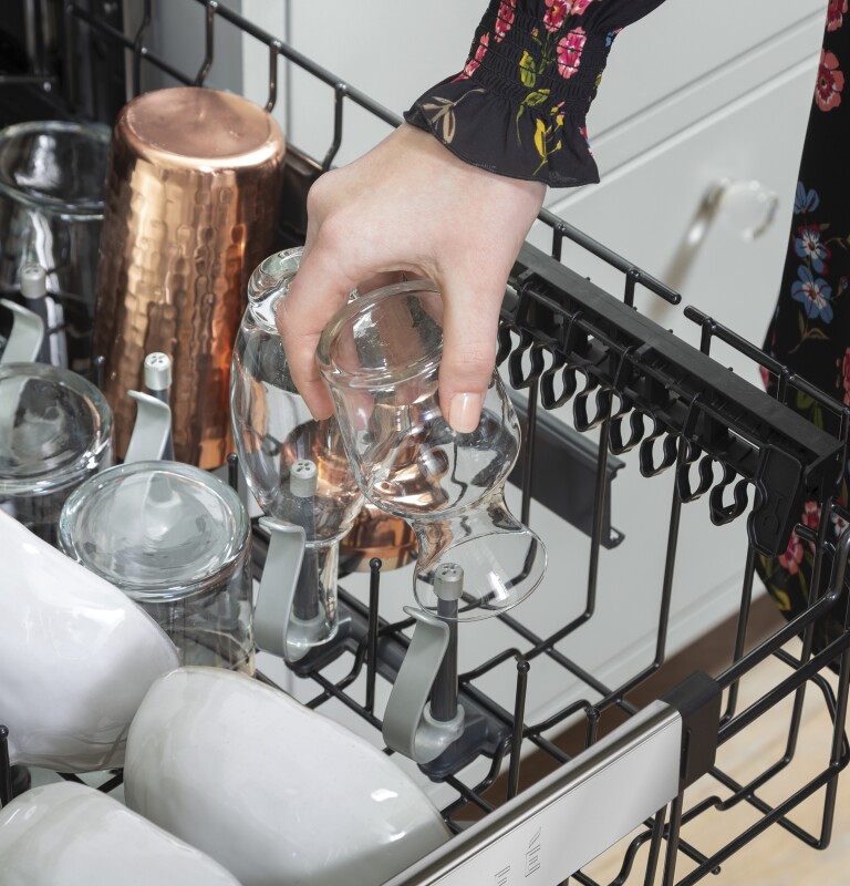 CAFÉ™ ENERGY STAR® Stainless Steel Interior Dishwasher with Sanitize and Ultra Wash & Dry CDT845P2NS1