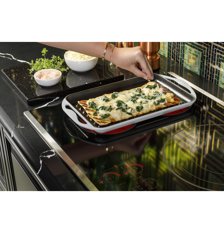 CAFÉ™ 30" Touch-Control Electric Cooktop CEP90301TBB