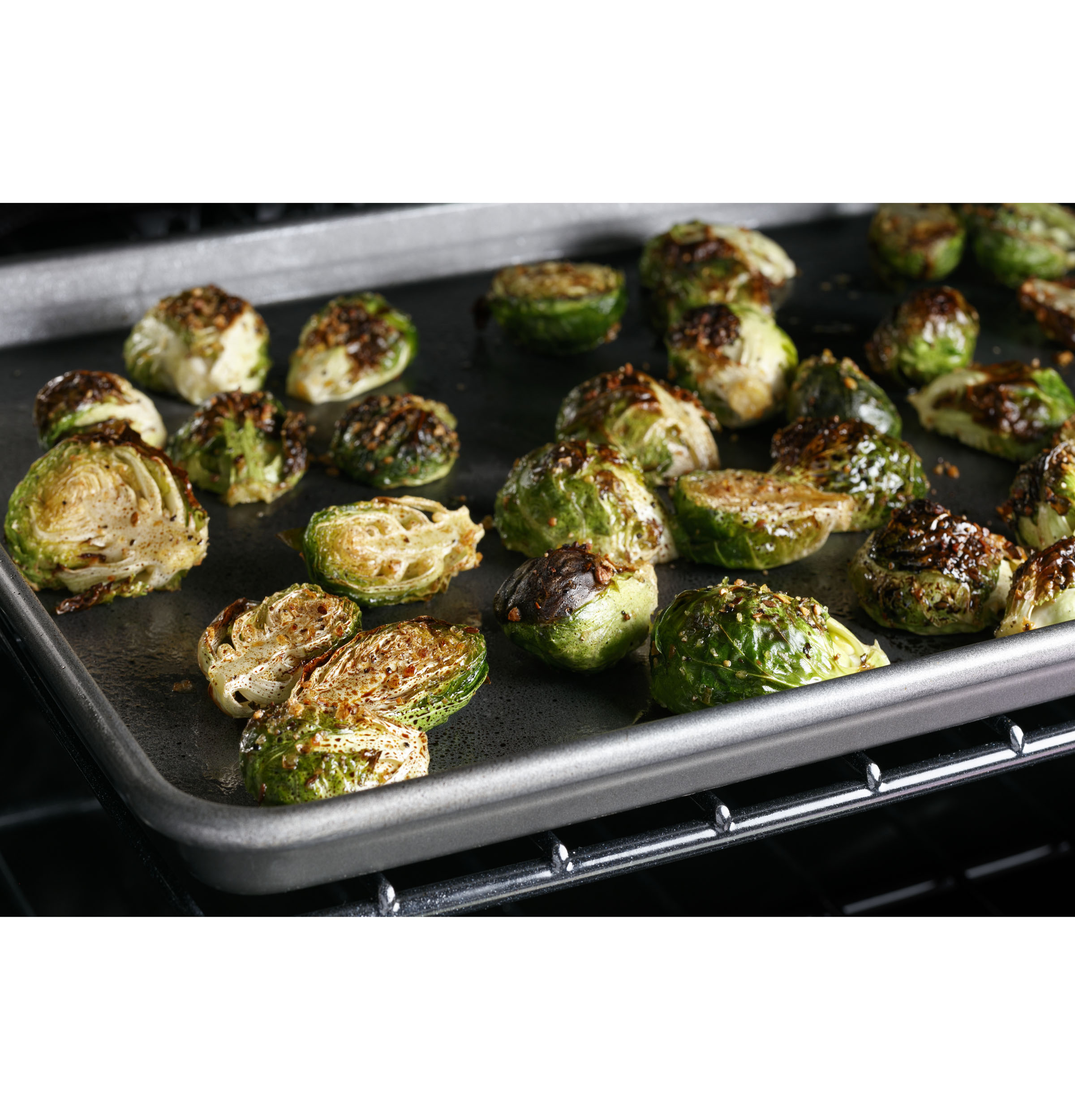 CAFÉ™ 30" Smart Slide-In, Front-Control, Radiant and Convection Double-Oven Range CES750P4MW2