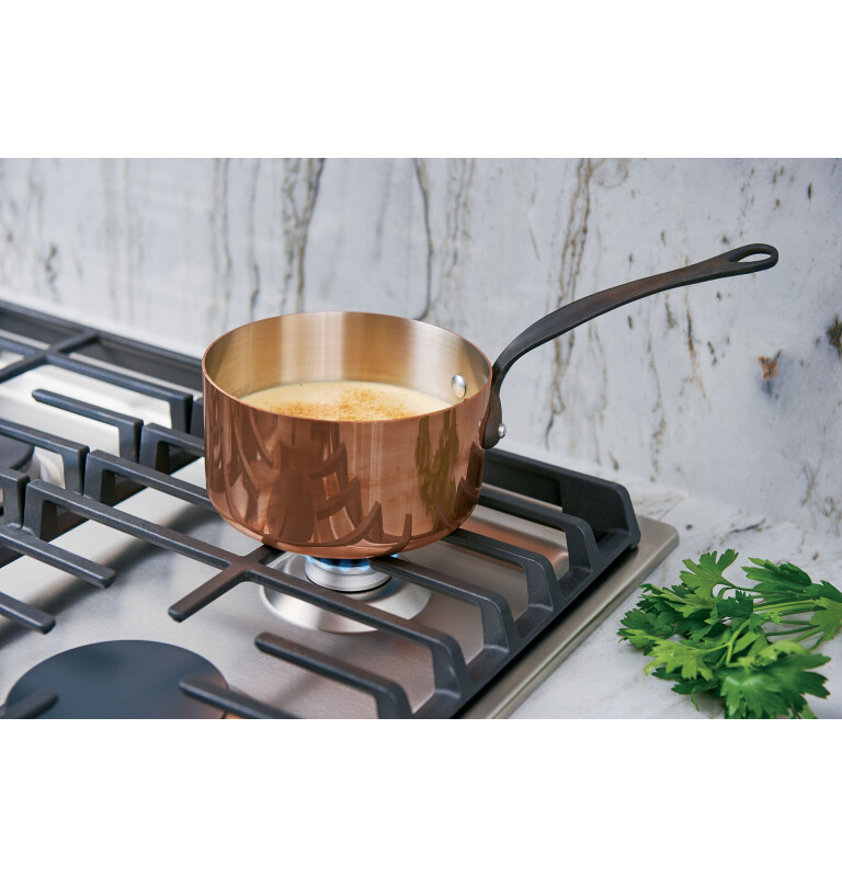 CAFÉ™ 30" Gas Cooktop CGP95302MS1