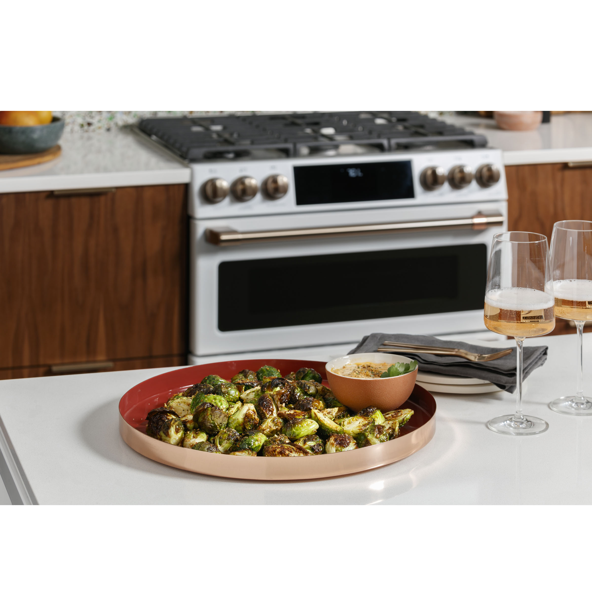 CAFÉ™ 30" Smart Slide-In, Front-Control, Gas Range with Convection Oven CGS700P3MD1