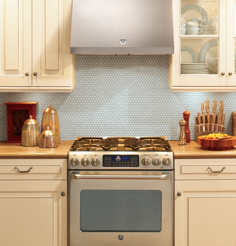 GE Series 30" Free-Standing Range with Baking Drawer CGS980SEMSS