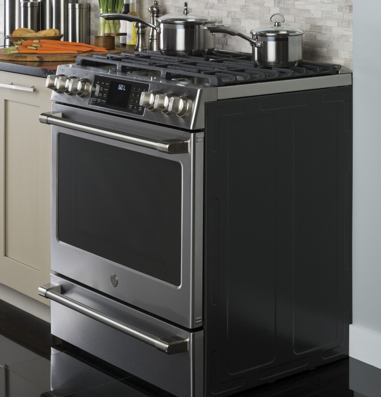 GE Series 30" Slide-In Front Control Range with Warming Drawer CGS986SELSS