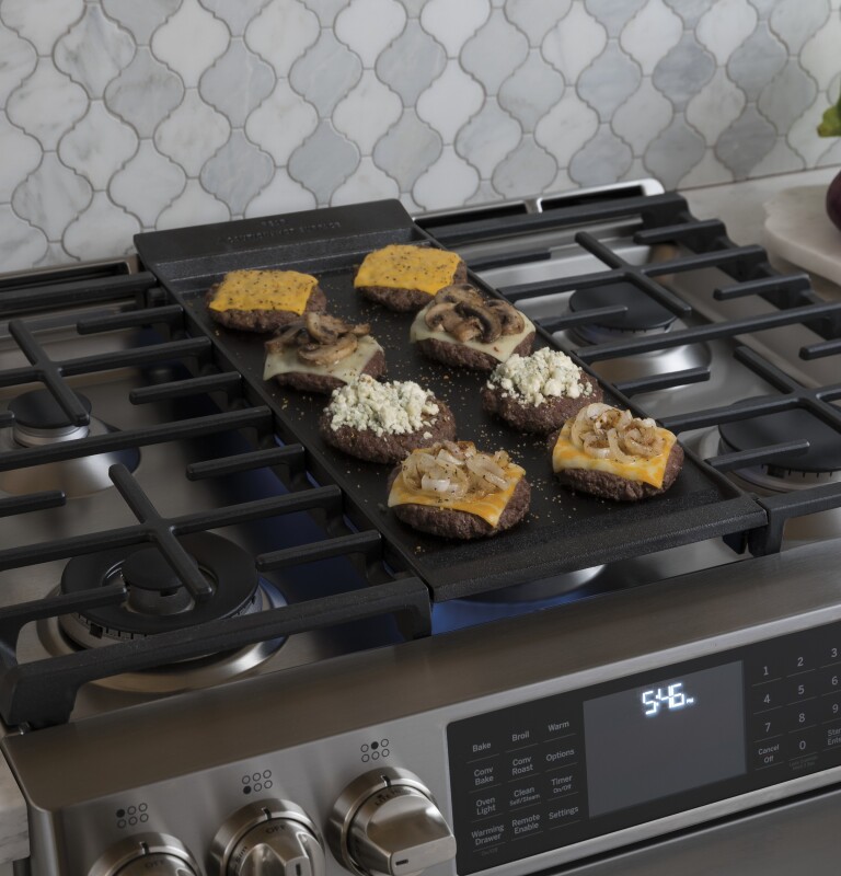 GE Series 30" Slide-In Front Control Gas Double Oven with Convection Range CGS995SELSS