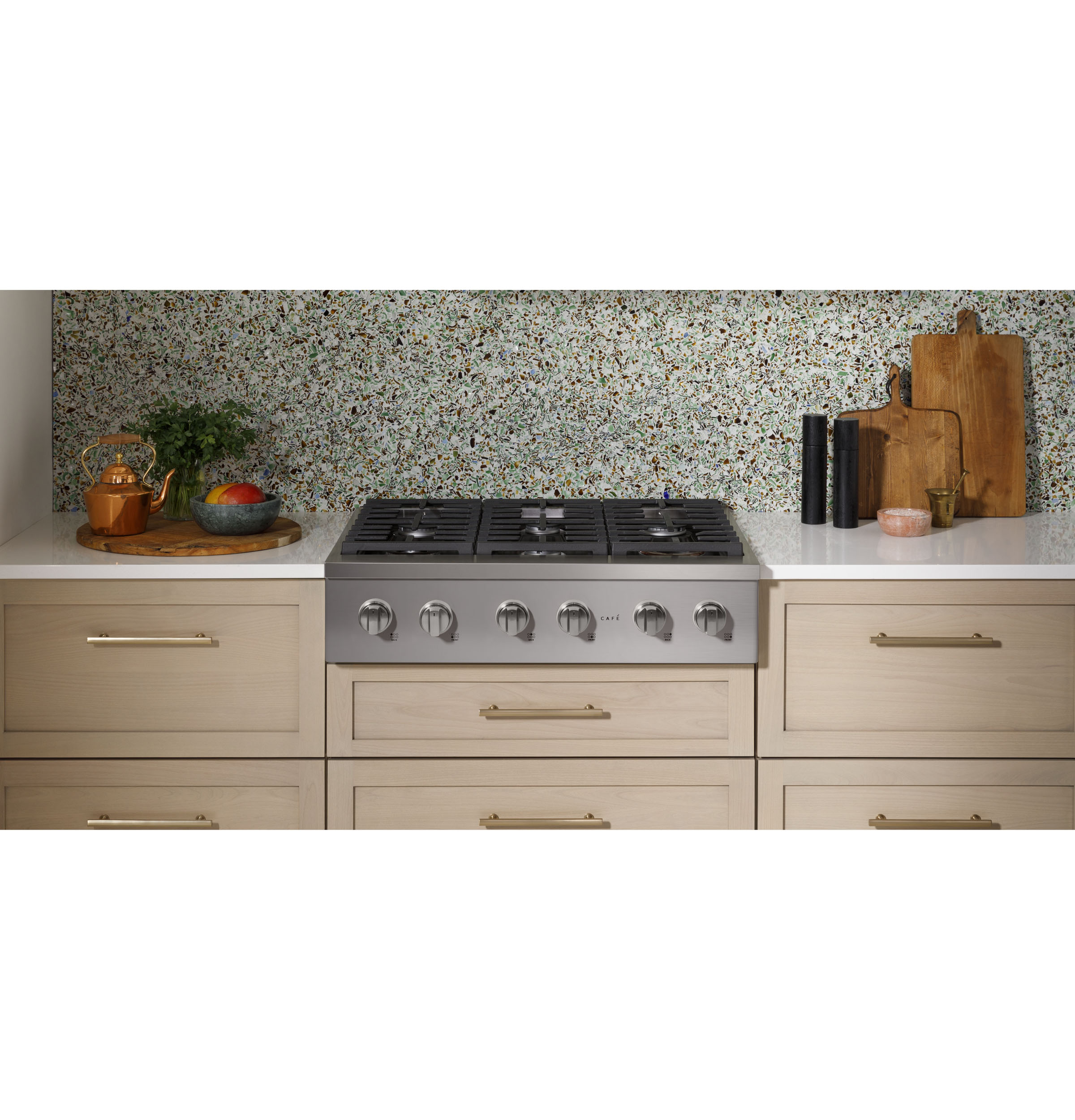 CAFÉ™ 36" Commercial-Style Gas Rangetop with 6 Burners (Natural Gas) CGU366P2TS1