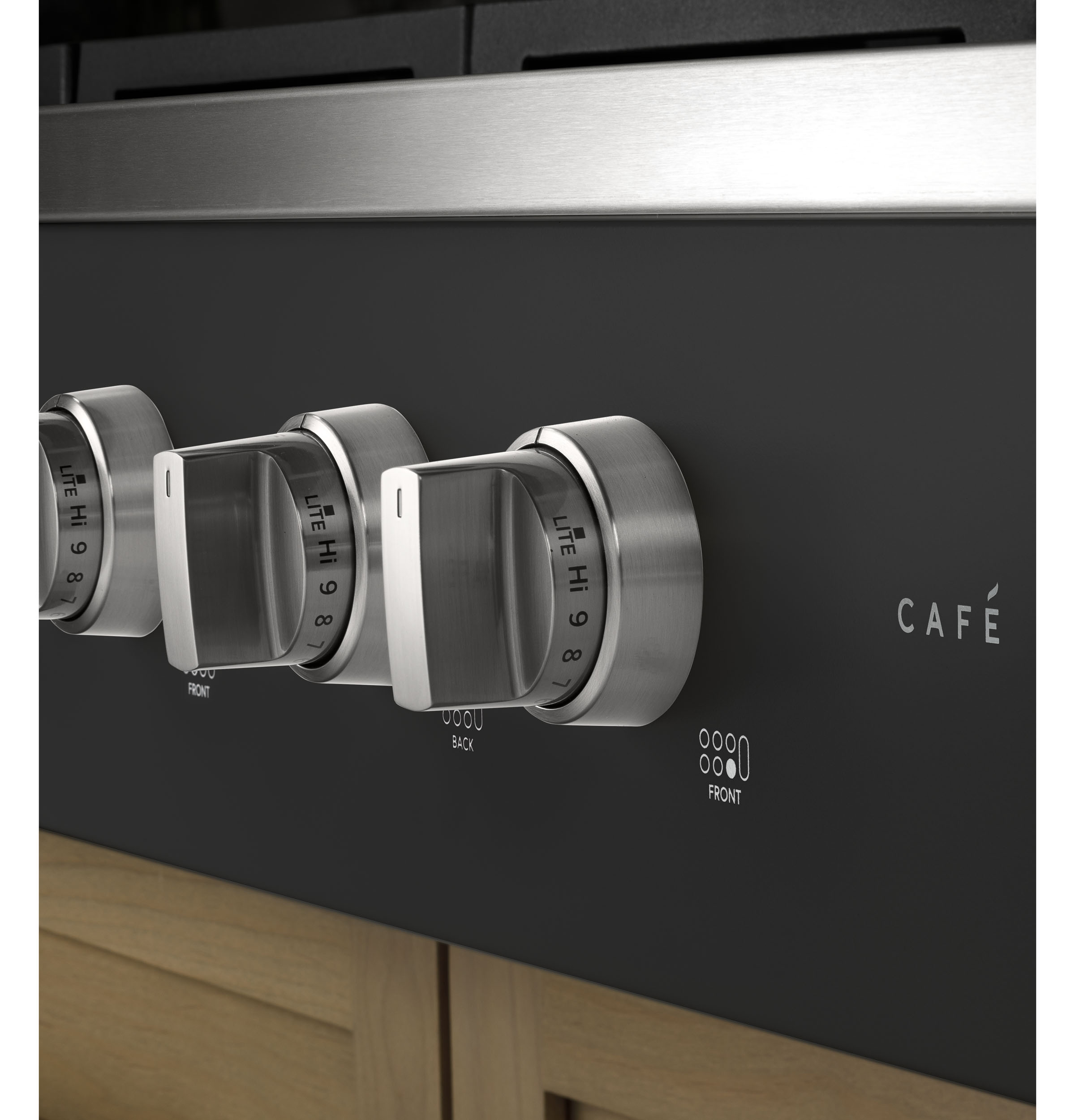 CAFÉ™ 36" Commercial-Style Gas Rangetop with 6 Burners (Natural Gas) CGU366P3TD1