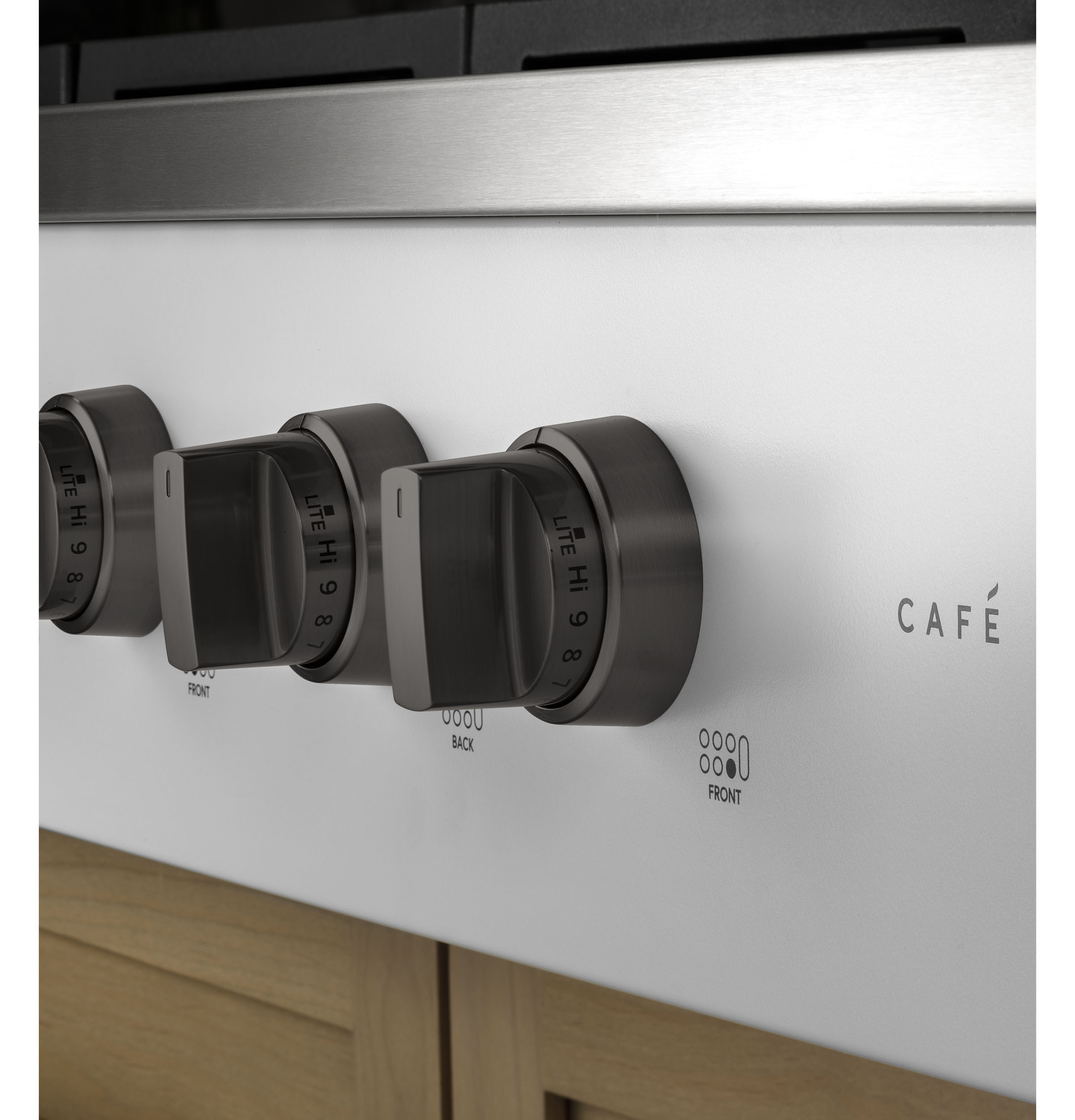CAFÉ™ 36" Commercial-Style Gas Rangetop with 6 Burners (Natural Gas) CGU366P4TW2